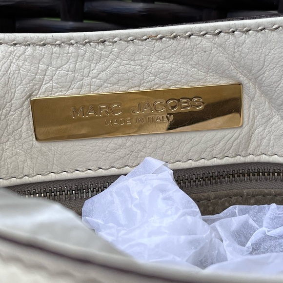 EUC Marc Jacobs Leather Shoulder Bag - Picture 13 of 17